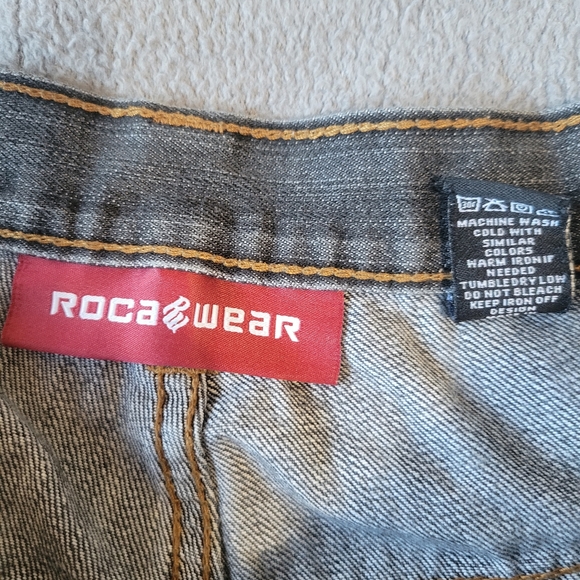 grey dark wash y2k rocawear shorts - Picture 4 of 5